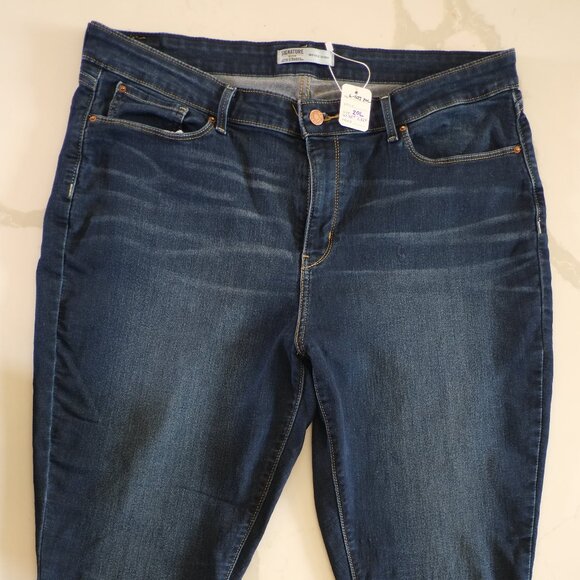 Levi’s Signature Mid-Rise Skinny Jeans 👖– Dark Blue Size 20L (W35 L32) - Picture 2 of 6